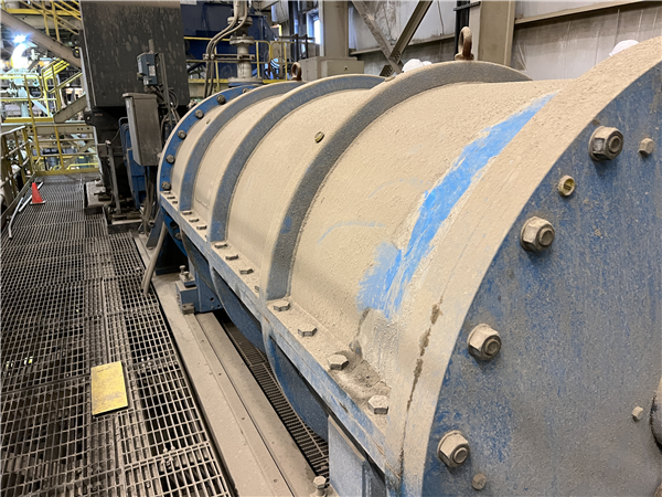 Netzsch M3000 Isamill Regrind Mill)